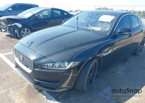2017 Jaguar Xe 20D Premium z USA, uszkodzony, nr VIN SAJAD4BN1HA952327